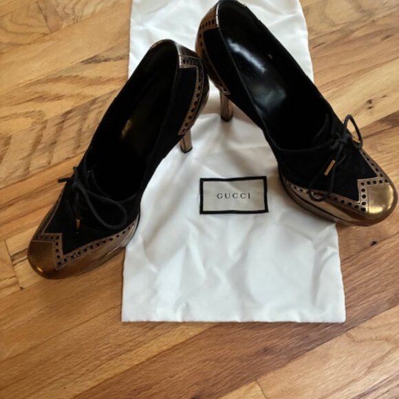 Gucci Black Suede and Gold Leather Platform Pumps 6B - Picture 9 of 9